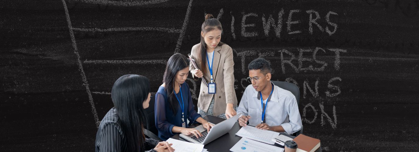 Illustration of a digital marketing funnel guiding customers from awareness to purchase