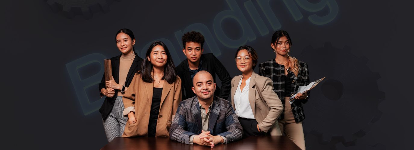 Comparison between personal branding and business branding for professionals and companies